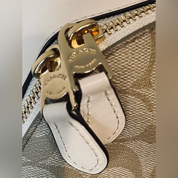 Coach Signature Backpack - Picture 4 of 13